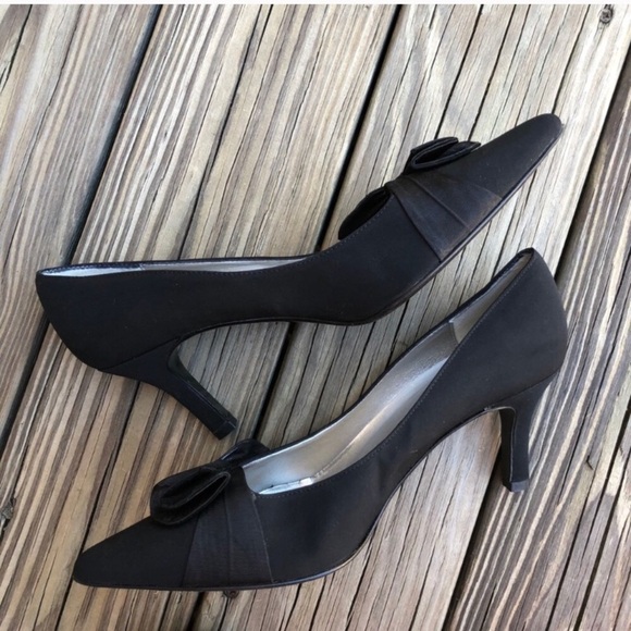 Vaneli di notte Black Bow Pumps 9 1/2 Women’s Heels - Picture 4 of 5